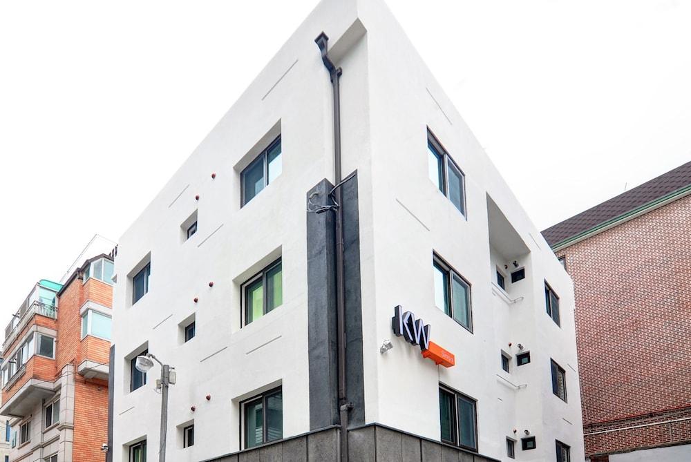 Hostel Kw Sinsa Seoul Exterior photo